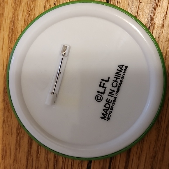 Festive Star WARS Robot and Bear PIN - Picture 3 of 4